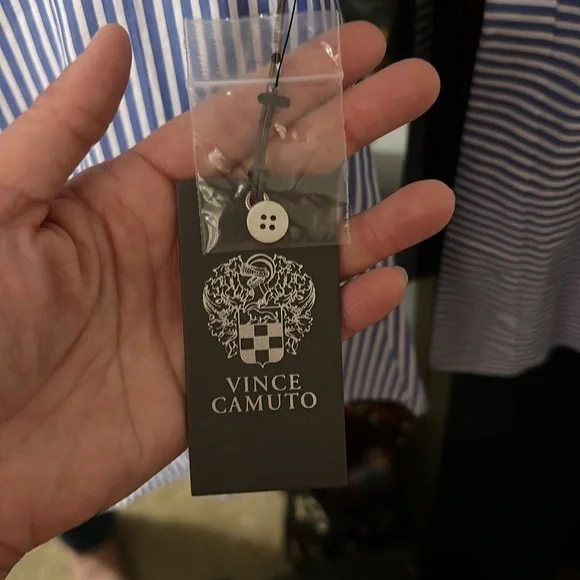 Vince Camuto button up - Picture 6 of 6